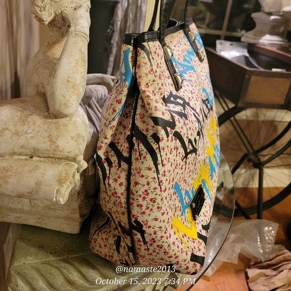 L.A.M.B. by Gwen Stefani Ditzy Graffiti Tote Luxury Designer Bag #594 - Picture 11 of 14